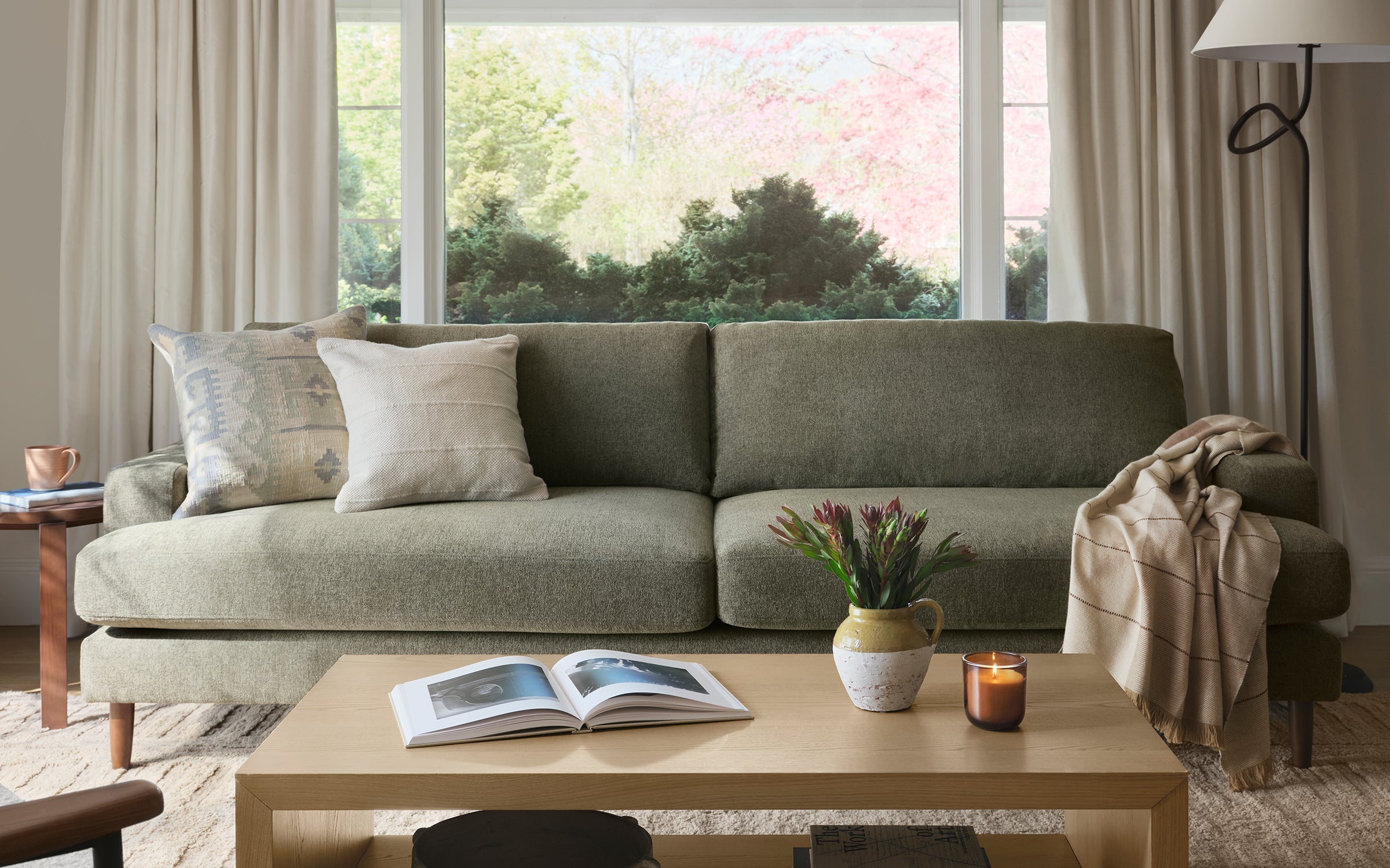 Ember Pro Right-Facing Chaise Sectional