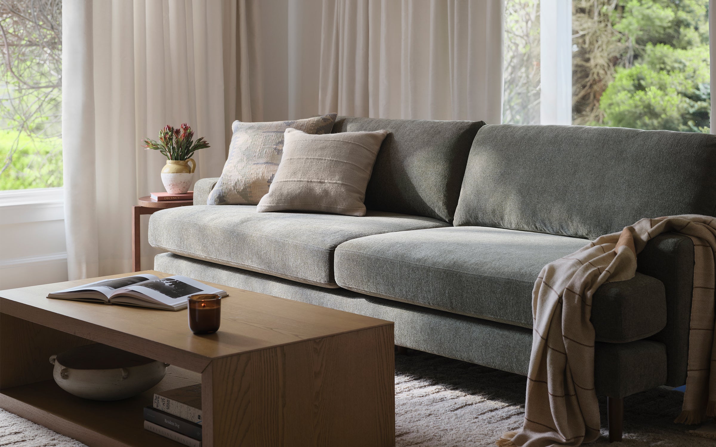 Ember Pro Right-Facing Chaise Sectional