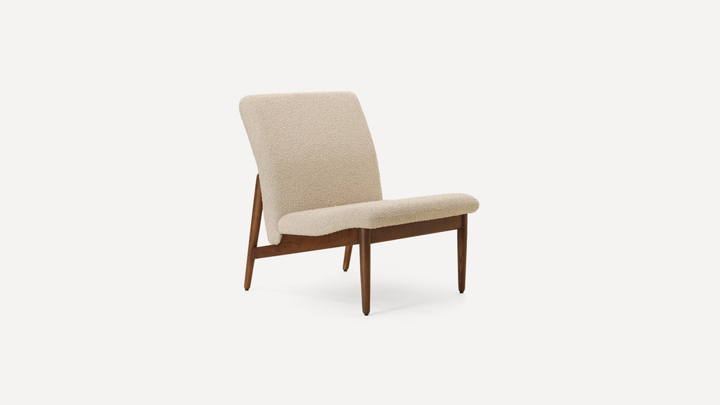 modern upholstered dining chair with wooden legs and upholstered backrest, featuring a beige upholstered seat and backrest
